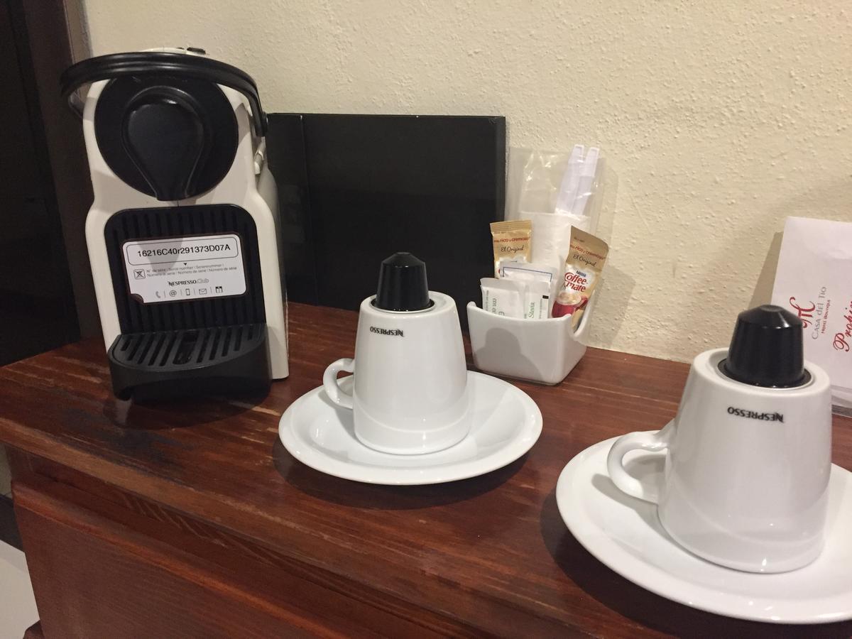 Casa Del Tio Hotel Boutique San Miguel de Allende Luaran gambar A Nespresso coffee machine in a hotel room